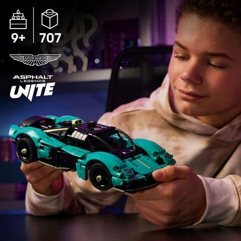 LEGO® Technic Aston Martin Valkyrie İnşa Edilebilen Model Araba Seti 42208