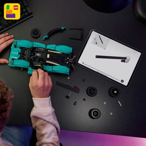 LEGO® Technic Aston Martin Valkyrie İnşa Edilebilen Model Araba Seti 42208