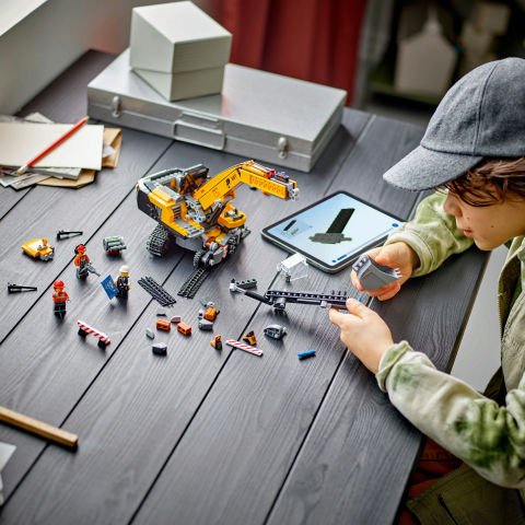 LEGO® City Sarı İnşaat Ekskavatörü Oyuncak Kazıcı 60420