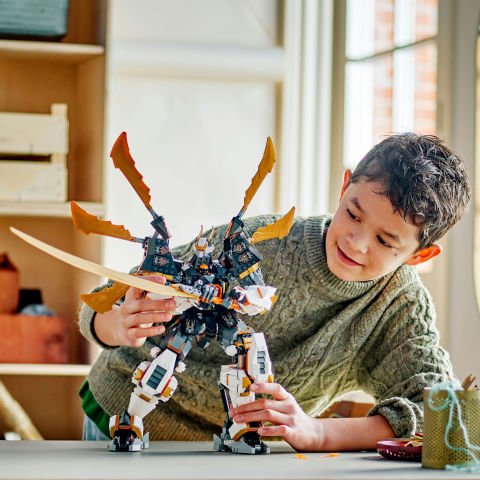 LEGO® NINJAGO® Cole’un Titan Ejderha Robotu Macera Oyuncağı 71821