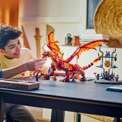 LEGO® NINJAGO® Hareket Kaynak Ejderhası Macera Oyuncağı 71822