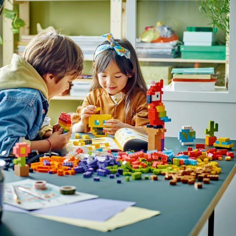 LEGO® Classic Bir Sürü Yapım Parçası 11030