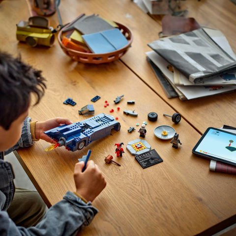 LEGO® DC Batman™: Batmobile™ ile Batman™, Harley Quinn™ ve Mr. Freeze™’e Karşı 76274