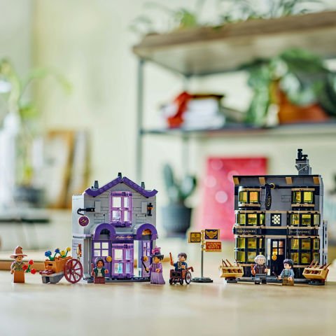 LEGO® Harry Potter™ Ollivanders™ ve Madam Malkin'in Cübbe Dükkanı 76439