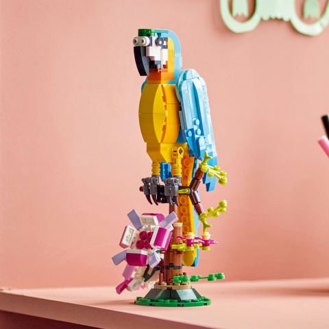 LEGO® Creator Egzotik Papağan 31136