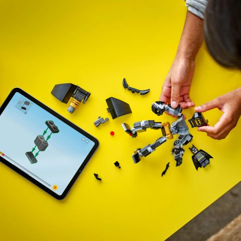 LEGO® DC Batman™: Batman Robot Zırhı Süper Kahraman Oyuncağı 76270
