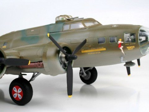 Revell Boeing B-17F Memphis Belle