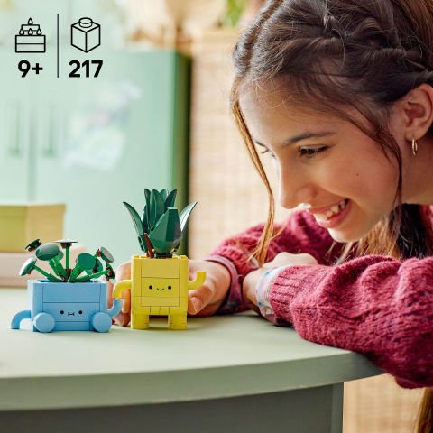 LEGO® Botanicals Mutlu Bitkiler Dekoratif Model 10349