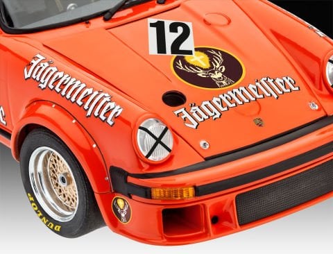 Revell Gift Set Jägermeister Motorsport 50.Yıl Dönümü - Porsche 934 RSR