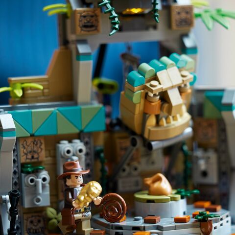LEGO® Indiana Jones™ Altın İdol’ün Tapınağı 77015