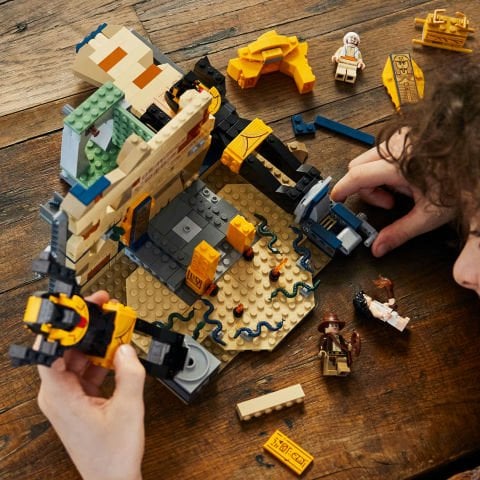 LEGO® Indiana Jones™ Kayıp Mezardan Kaçış 77013