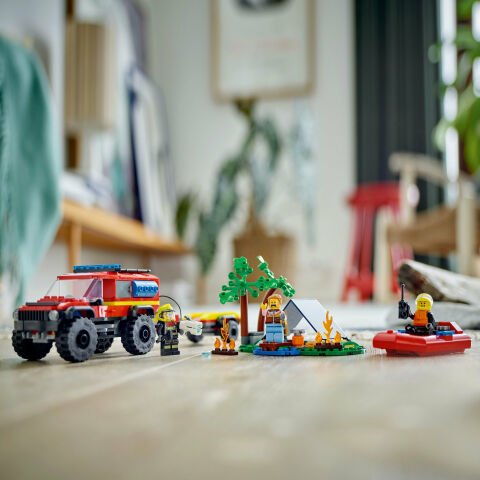 LEGO® City 4x4 Kurtarma Botlu İtfaiye Kamyonu 60412