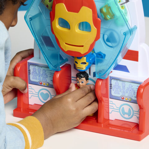 Iron Man and his Awesome Friends Hall of Armor Oyun Seti