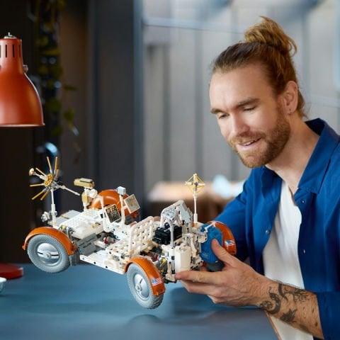 LEGO® Technic NASA Apollo Ay Taşıtı – LRV 42182