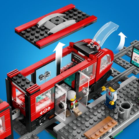 LEGO® City Şehir Merkezi Tramvay İstasyonu Oyuncak Seti 60423