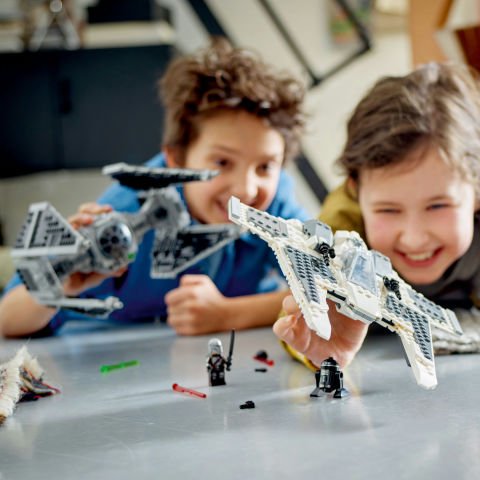 LEGO® Star Wars™ Mandalorian Fang Fighter TIE  Interceptor™'a Karşı 75348