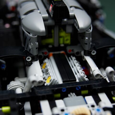 LEGO® Technic PEUGEOT 9X8 24H Le Mans Hybrid Hypercar 42156