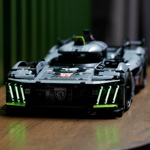 LEGO® Technic PEUGEOT 9X8 24H Le Mans Hybrid Hypercar 42156