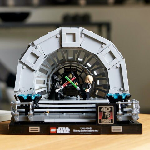 LEGO® Star Wars™ Emperor’s Throne Room™ Dioraması 75352