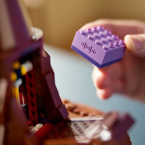 LEGO® Harry Potter™ Konuşan Seçmen Şapka 76429 - Yetişkin Harry Potter Hayranları için Koleksiyonluk Yaratıcı Model Yapım Seti