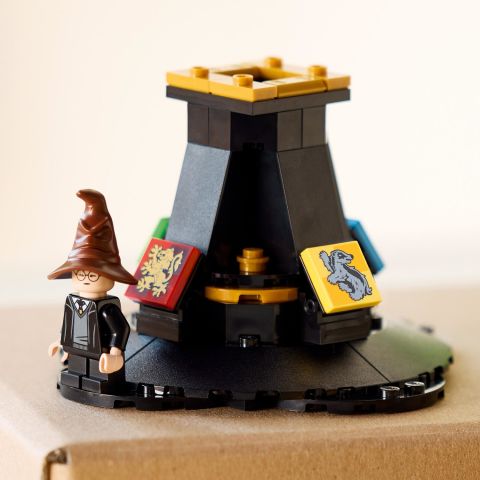 LEGO® Harry Potter™ Konuşan Seçmen Şapka 76429 - Yetişkin Harry Potter Hayranları için Koleksiyonluk Yaratıcı Model Yapım Seti
