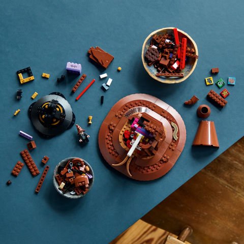 LEGO® Harry Potter™ Konuşan Seçmen Şapka 76429 - Yetişkin Harry Potter Hayranları için Koleksiyonluk Yaratıcı Model Yapım Seti