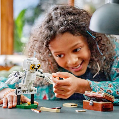LEGO® Harry Potter™ Hedwig™, Privet Drive 4 Numara’da 76425 -Harry Potter Hayranları için Koleksiyonluk Yaratıcı Oyuncak Yapım Seti