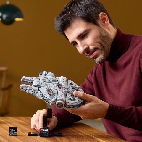 LEGO® Star Wars™ Millennium Falcon™ 75375 - Star Wars Seven Yetişkinler için İnşa Edilebilen Koleksiyonluk Yaratıcı Starship Modeli Yapım Seti (921 Parça)