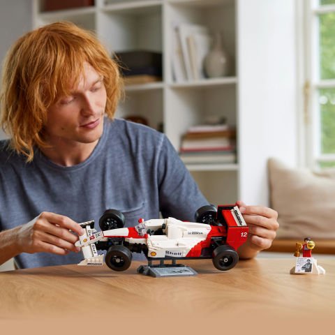 LEGO® Icons McLaren MP4/4 ve Ayrton Senna Seti 10330