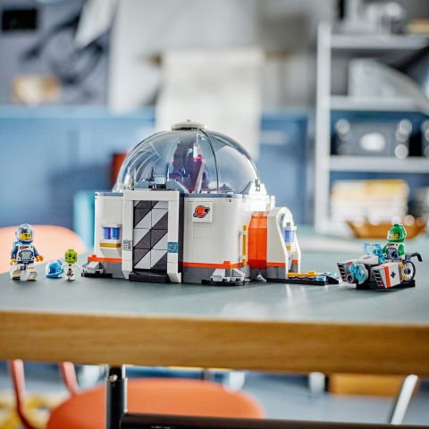 LEGO® City Uzay Bilim Laboratuvarı Oyuncak Yapım Seti 60439