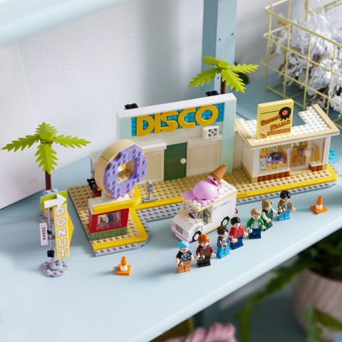 LEGO® Ideas BTS Dynamite 21339 Yapım Seti (749 Parça)