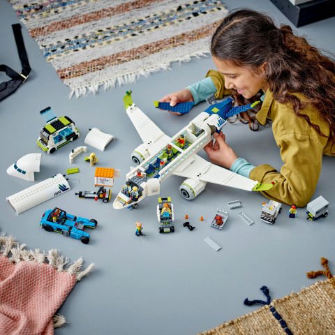 LEGO® City Yolcu Uçağı 60367