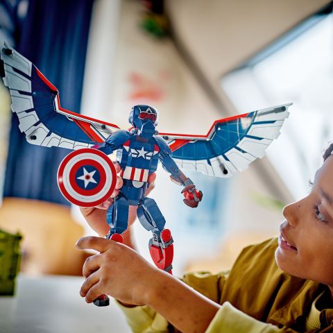 LEGO® Marvel Kaptan Amerika ile Red Hulk Savaşı 76296