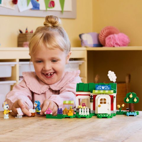 LEGO® Animal Crossing™ Able Sisters Giyim Mağazası Rol Yapma Yapım Seti 77055