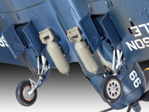 Revell Model Set F4U-4 Corsair