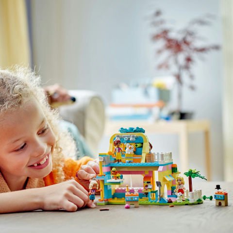 LEGO® Friends Evcil Hayvan Aksesuar Dükkanı Yapım Seti 42650