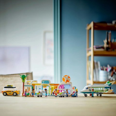 LEGO® Friends Heartlake City Havaalanı ve Uçak Yapım Seti 42656