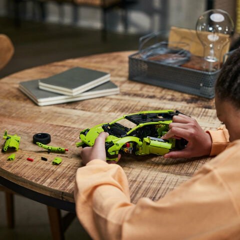 LEGO® Technic Lamborghini Huracán Tecnica 42161 Oyuncak Yapım Seti
