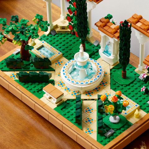 LEGO® Icons Fıskiyeli Bahçe Yetişkinler için Ev ve Ofis Dekoru Yapım Seti 10359