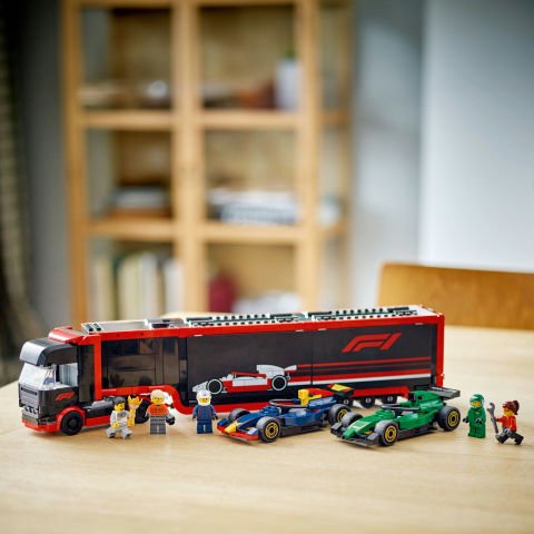 LEGO® City RB20 ve AMR24 F1® Arabalı F1® Kamyonu Yarış Taşıma Seti 60445