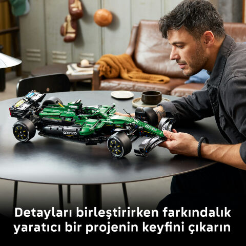 LEGO Technic Aston Martin Aramco AMR25 F1 Araba 42240