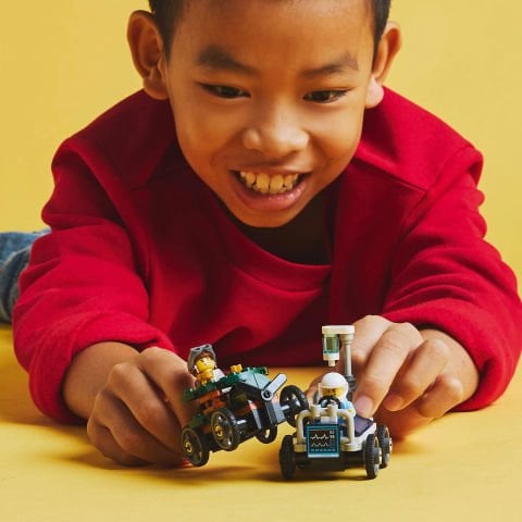 LEGO® City Uçak, Hastane Yatağına Karşı Yarış Arabası Paketi Soapbox Yarışı Oyuncağı 60459