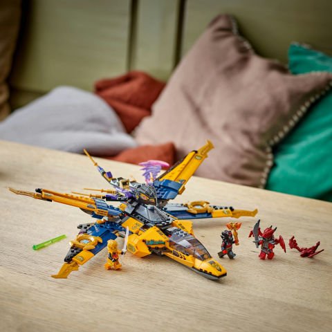 LEGO® NINJAGO® Ras ve Arin'in Süper Fırtına Jeti Oyuncağı 71833