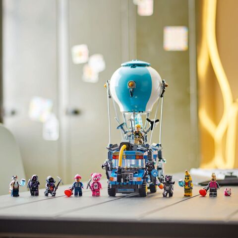 LEGO® Fortnite® Savaş Otobüsü 77073