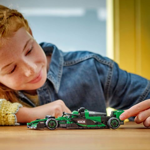 LEGO® Speed Champions KICK Sauber F1® Team C44 Yarış Arabası Oyuncak Araç 77247