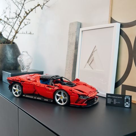LEGO® Technic Ferrari Daytona SP3 42143 Yapım Seti