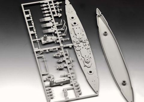 Revell Model Set Gneisenau