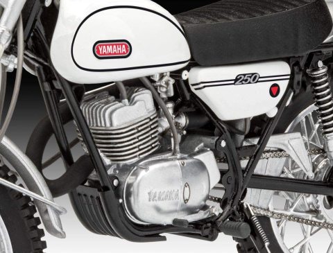 Revell Yamaha 250 DT 1