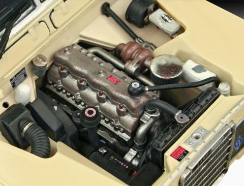 Revell Land Rover Series III LWB