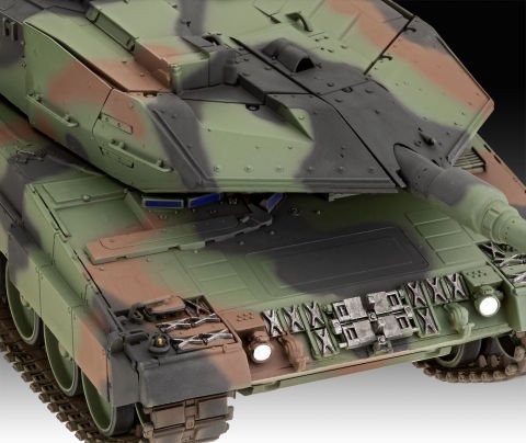 Revell Leopard 2 A6M